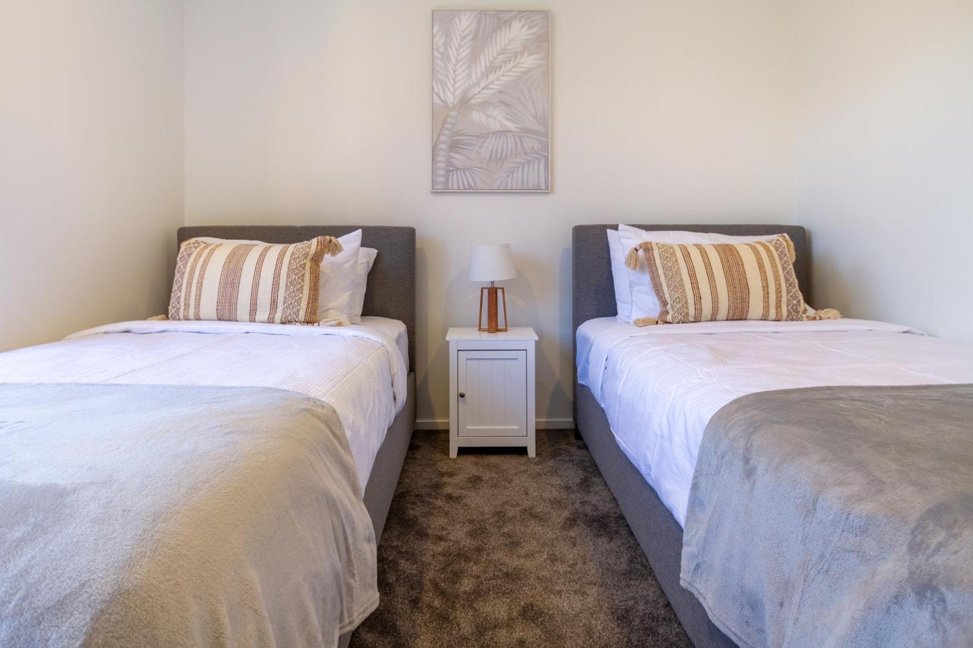 Apartamento Chic 2-Bed Gem: Trust Arena Proximity - West Akl Auckland Exterior foto
